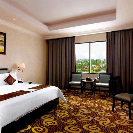 Hermes Palace Hotel Banda Aceh Exterior foto