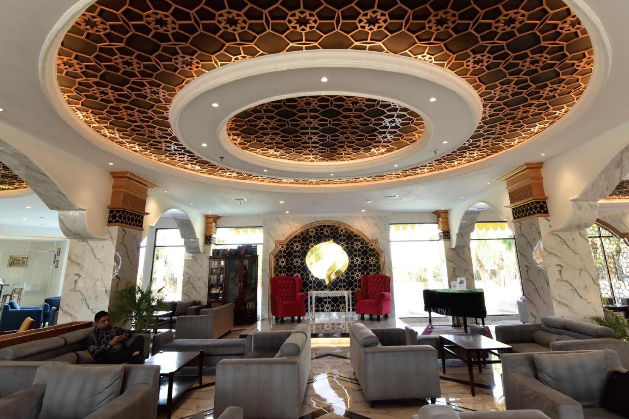 Hermes Palace Hotel Banda Aceh Exterior foto