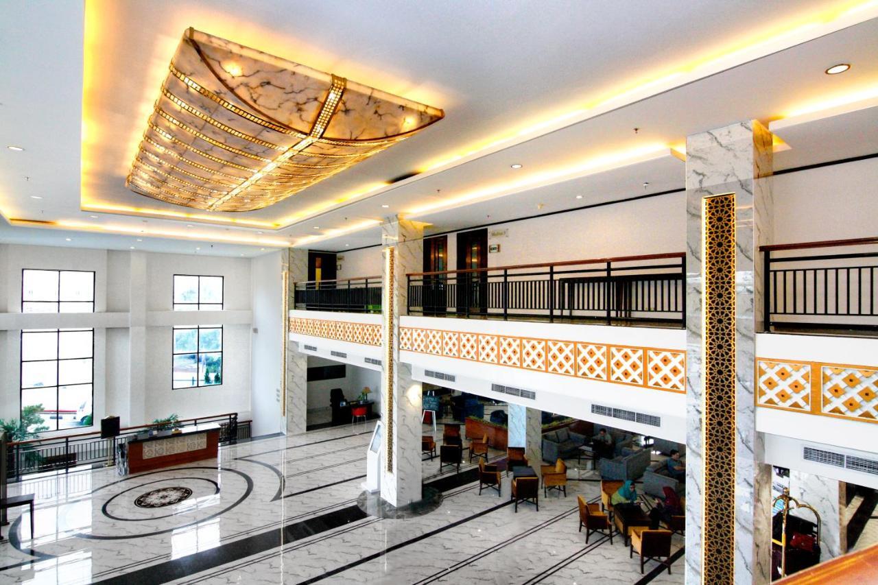 Hermes Palace Hotel Banda Aceh Exterior foto