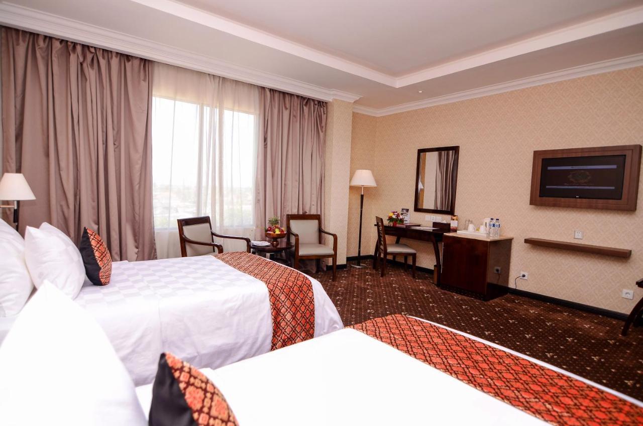 Hermes Palace Hotel Banda Aceh Exterior foto